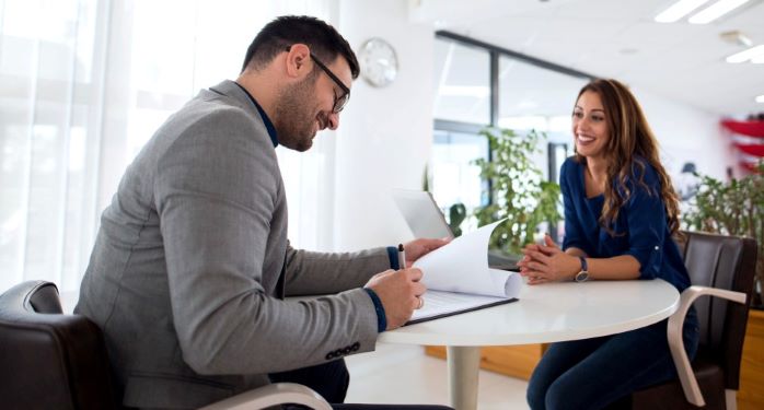 How To Face An Interview With Confidence: Interview Tips 4 job-interview-candidate