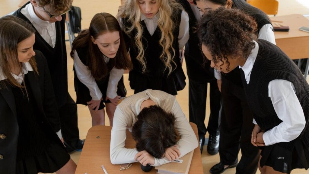 Peer Pressure On Teenagers: How To Overcome Peer Pressure 6 Peer Pressure On Teenagers