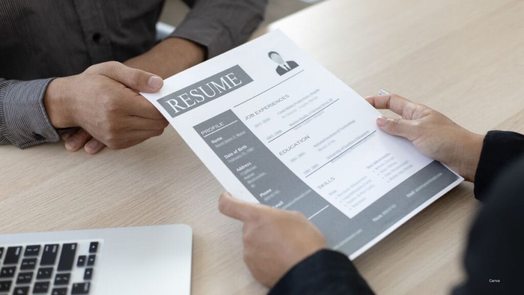 Today's Job Market: How To Make A Good Resume For Success? 2 Job Market Resume