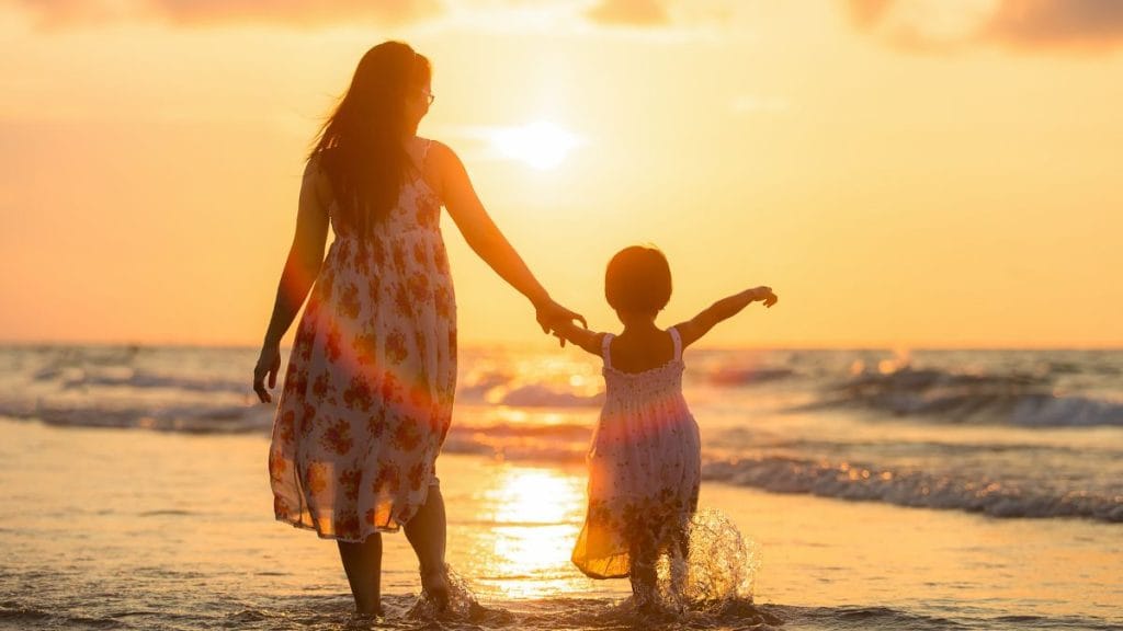 Embracing Motherhood To A Girl: Falling In Love Every Day 4 Motherhood To A Girl