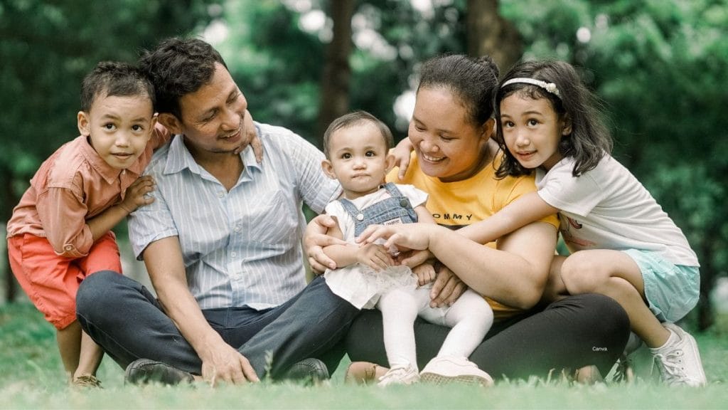 Mindfulness In Families: Importance, Benefits And Tips 1 Mindfulness In Families