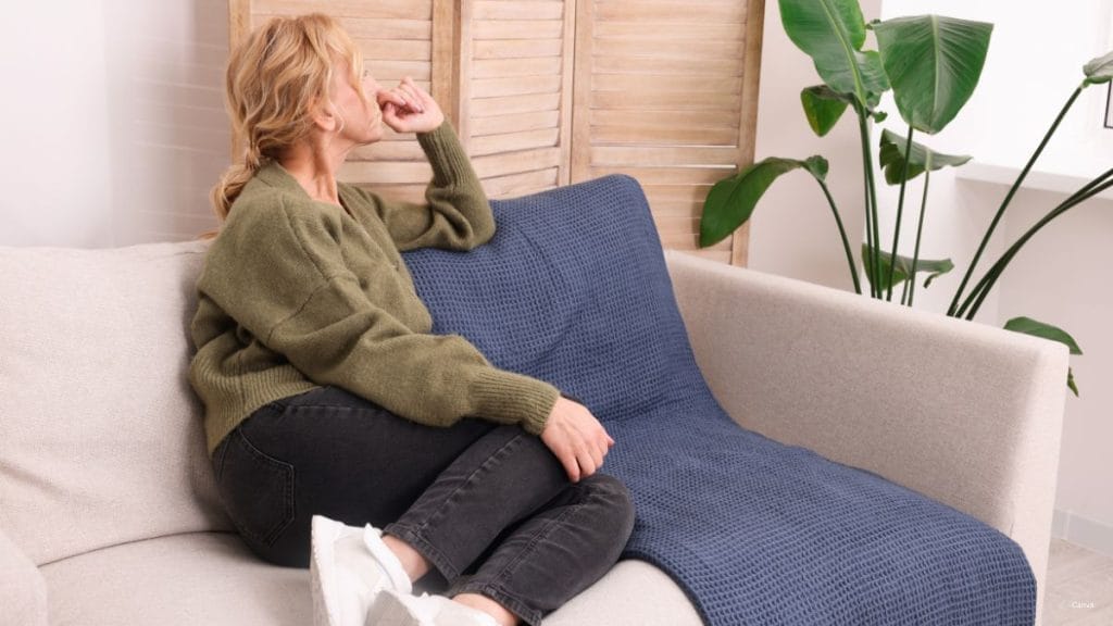 Hidden Signs Of Loneliness: 8 Subtle Clues You Might Be Missing 1 Hidden Signs Of Loneliness